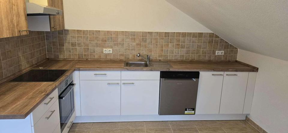 Dachgeschoßwohnung Langgöns - 3 Zimmer, 120 m&sup2;, 950&euro; | Angebot:26646129