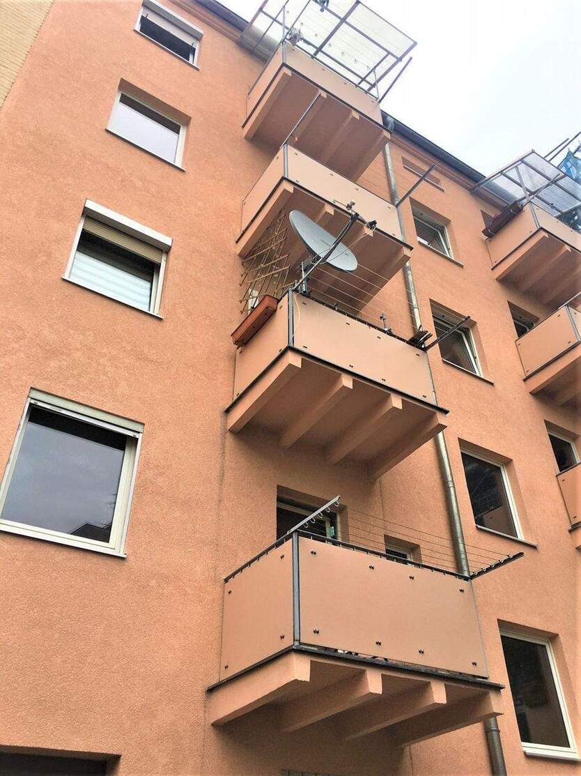 Ruhige Lage, schöne 2 Zimmer Wohnung mit Balkon im Niebelungenviertel 2 zimmer