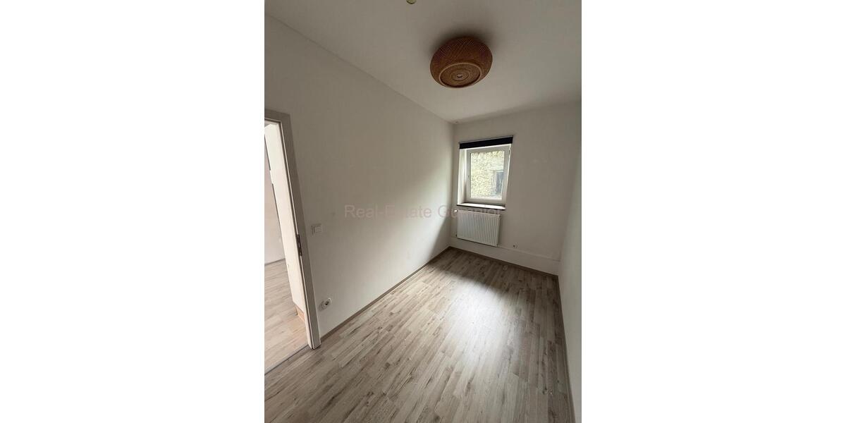 Erdgeschoßwohnung Windischeschenbach - 3 Zimmer, 60 m&sup2;, 535&euro; | Angebot:25869146