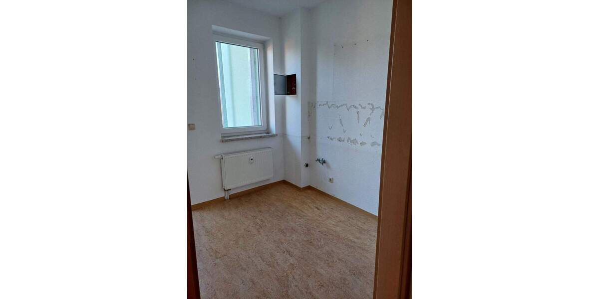 Etagenwohnung Eisenberg - 2 Zimmer, 61 m&sup2;, 400&euro; | Angebot:25877584