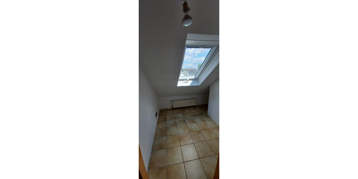 Dachgeschoßwohnung Altenstadt - 3 Zimmer, 100 m&sup2;, 1.000&euro; | Angebot:24688058