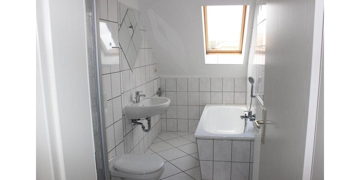 Dachgeschoßwohnung Döbeln - 1 Zimmer, 44 m&sup2;, 230&euro; | Angebot:25442762