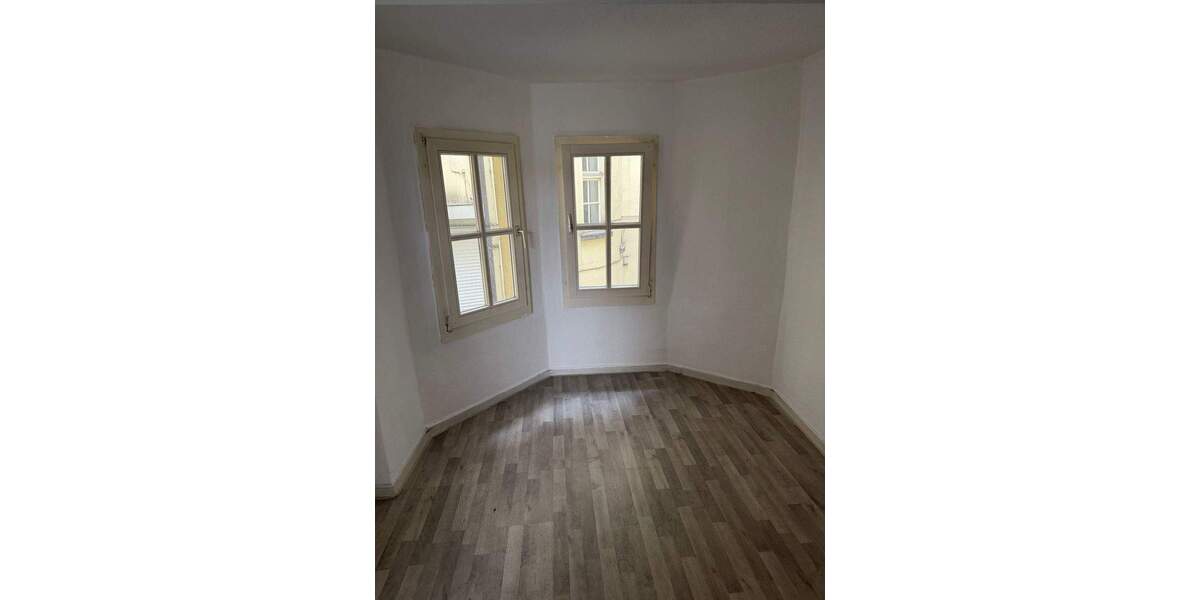 Etagenwohnung Duisburg Dellviertel - 3 Zimmer, 93 m&sup2;, 590&euro; | Angebot:25927892