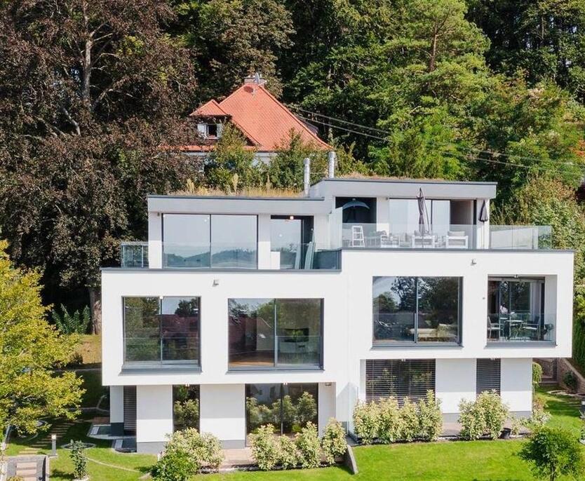 Familiendomizil mit Seeblick. Neubau Erstbezug