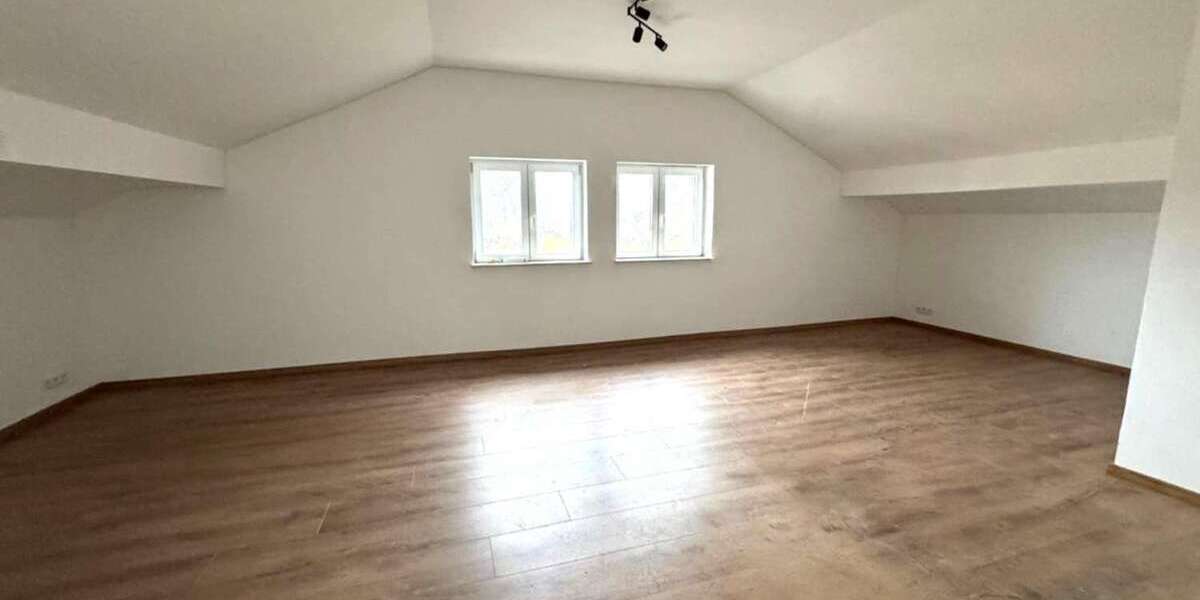 Etagenwohnung Dittweiler - 3 Zimmer, 120 m&sup2;, 1.350&euro; | Angebot:25084015