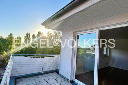 Charmante 3-Zimmer-Wohnung mit Balkon und Parkettboden in beliebter Lage von Stadtfeld Ost 2 zimmer