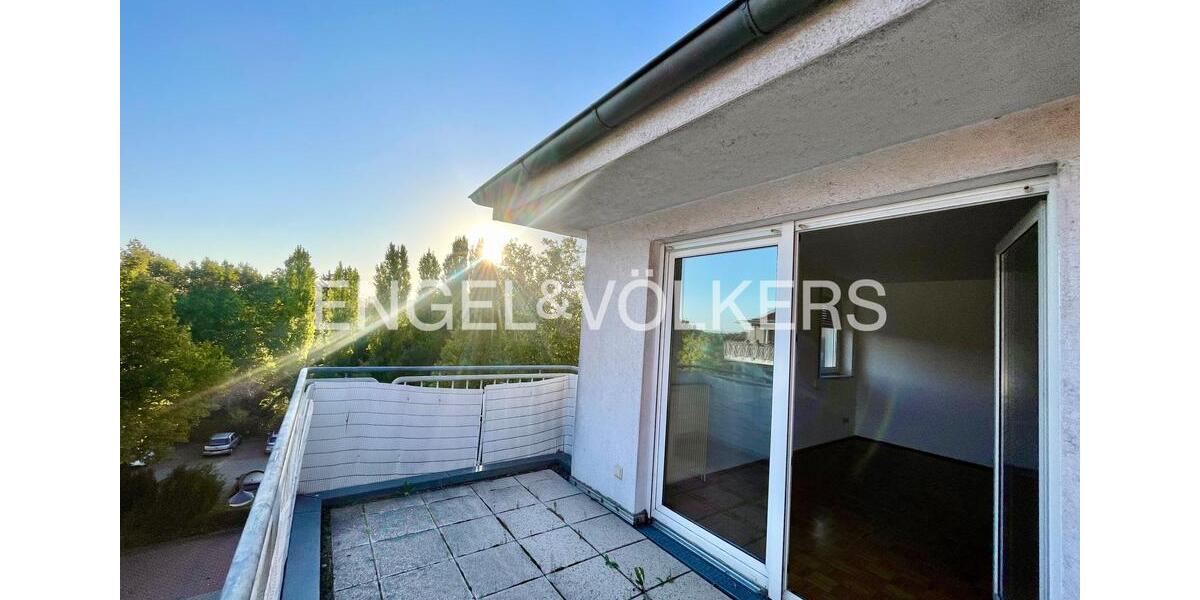 Charmante 3-Zimmer-Wohnung mit Balkon und Parkettboden in beliebter Lage von Stadtfeld Ost 2 zimmer