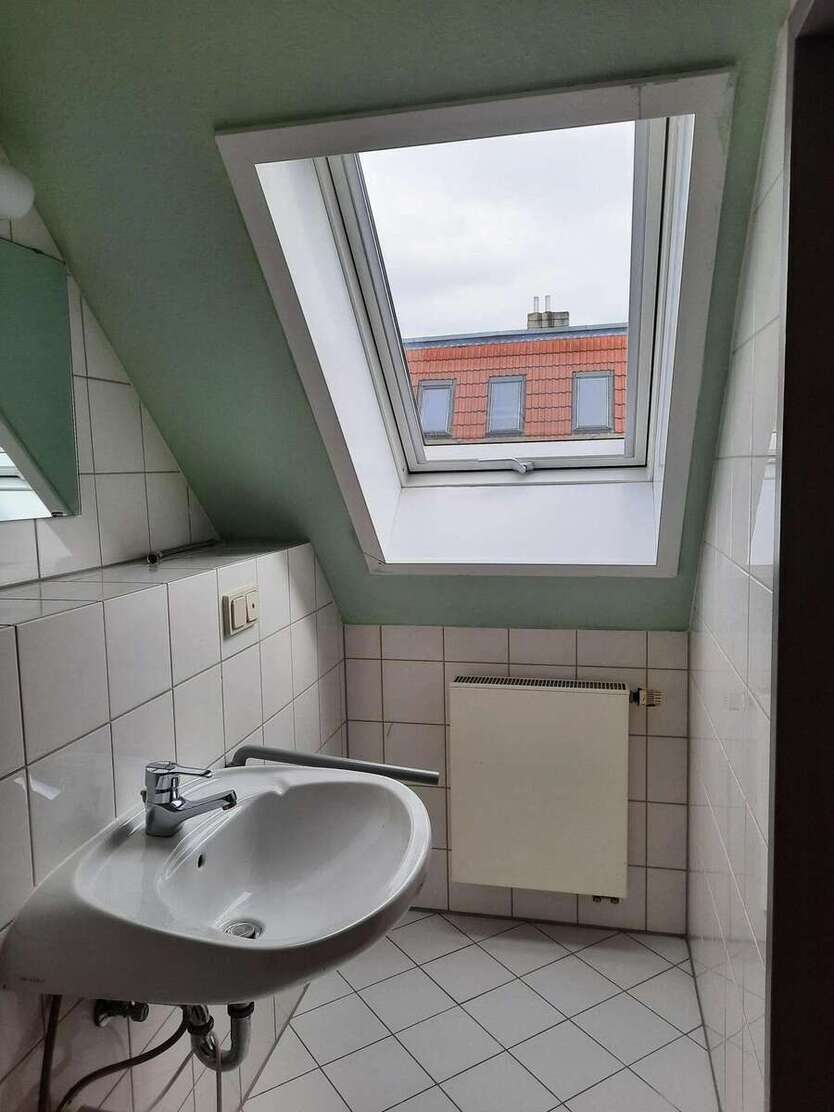 großzügige 3 Zimmer-Wohnung *gerade in Renovierung* mit Balkon und Küche 3 zimmer