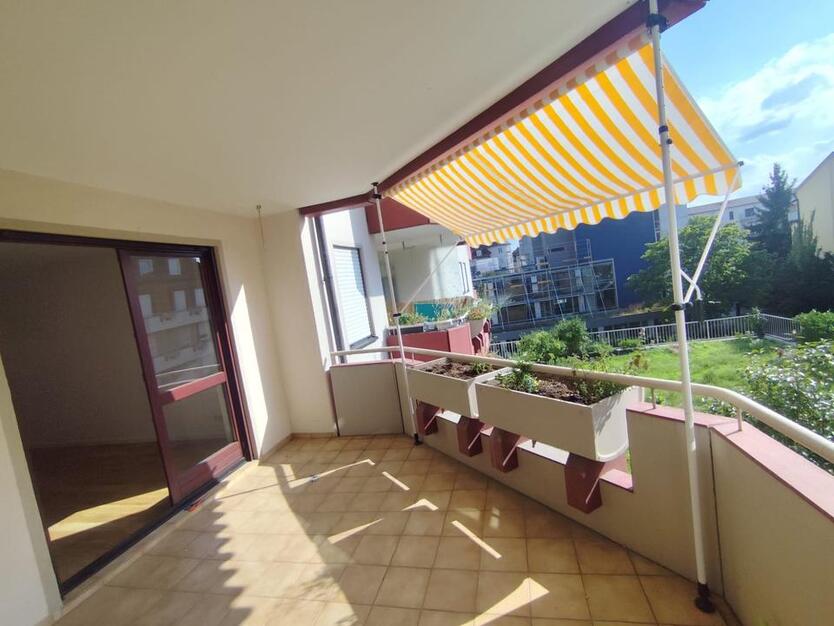 Nähe Residenz: SartoRIUssstr.6 ruhige 3-Zi Wohng, sonniger Balkon