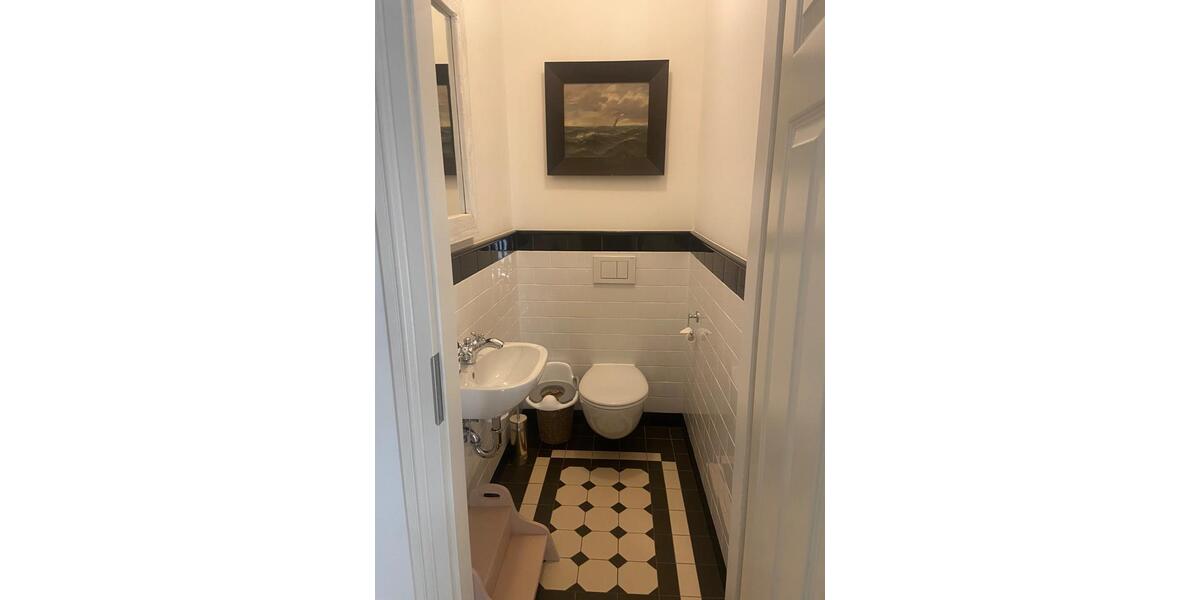 Dachgeschoßwohnung Baden-Baden Baden - 4 Zimmer, 113 m&sup2;, 1.500&euro; | Angebot:25649140