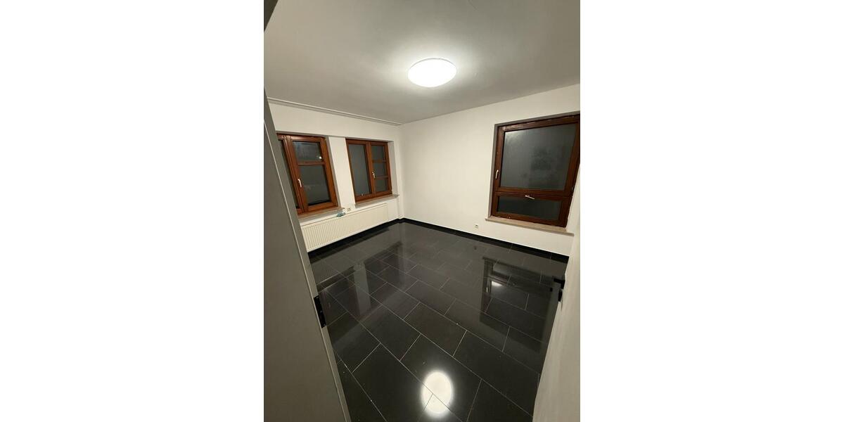 Erdgeschoßwohnung Neuenstein - 4 Zimmer, 90 m&sup2;, 1.100&euro; | Angebot:24782102