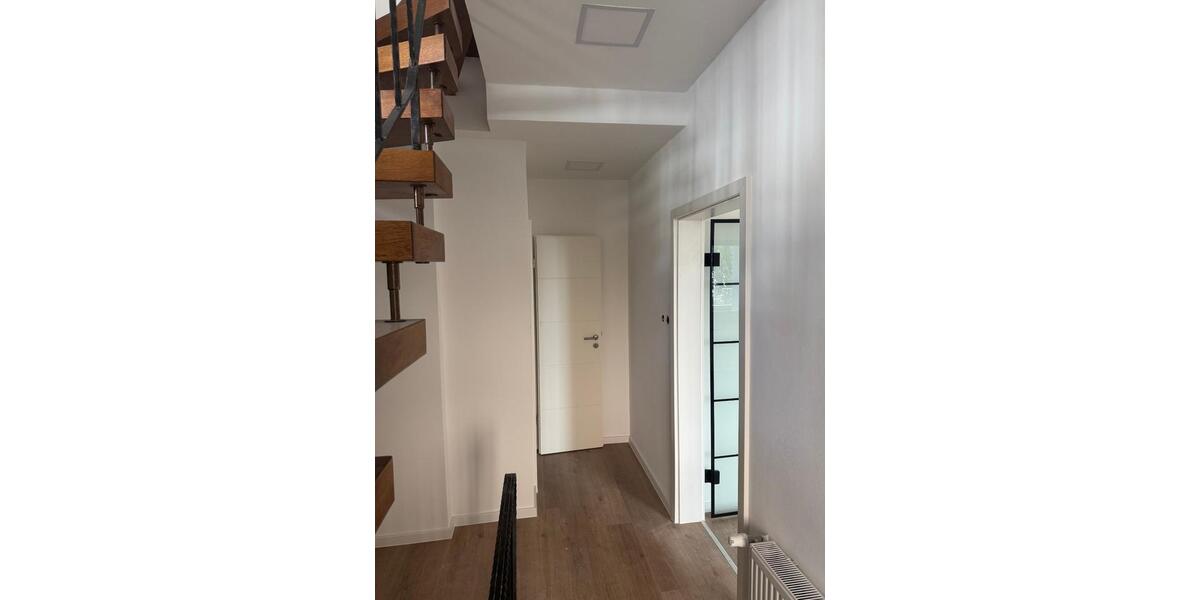 Modernisiertes Reihenendhaus mit Garten & Stellplatz in Koblenz! 5.5 zimmer