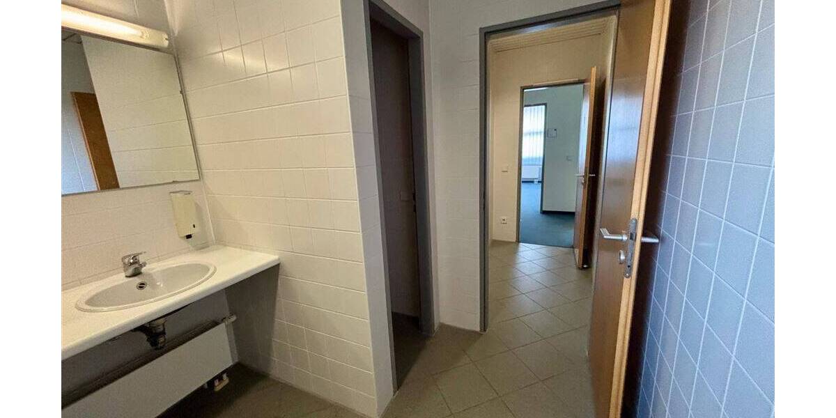 Gewerbeobjekt Schkeuditz Dölzig - 1 Zimmer, 471 m&sup2;, 2.800&euro; | Angebot:26616775