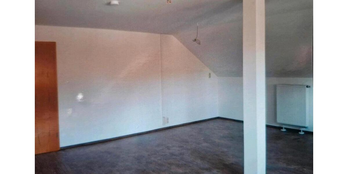 Dachgeschoßwohnung Eggenfelden - 2 Zimmer, 48 m&sup2;, 490&euro; | Angebot:25989082