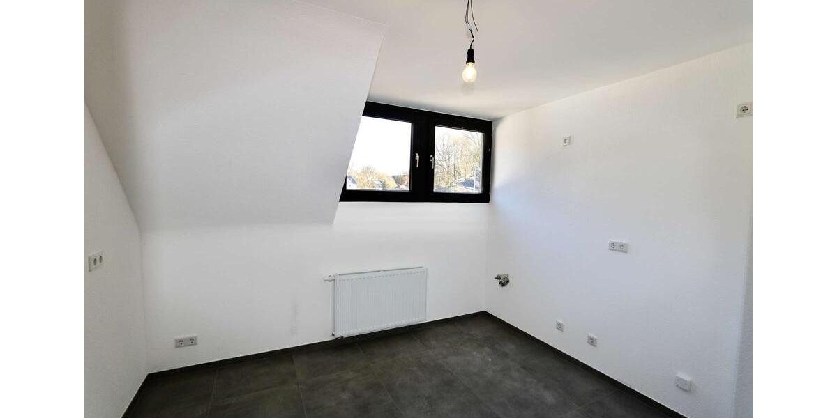 Dachgeschoßwohnung Overath - 3 Zimmer, 90 m&sup2;, 855&euro; | Angebot:25506990