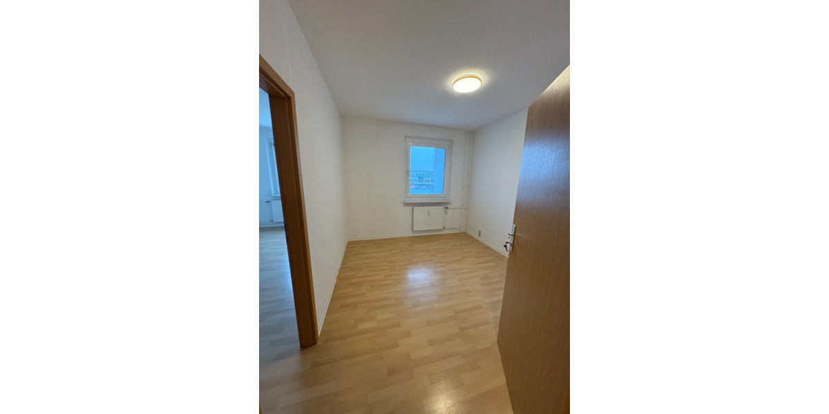 Wohnen auf Zeit Neubrandenburg - 1 Zimmer, 150 m&sup2;, 365&euro; | Angebot:25137078