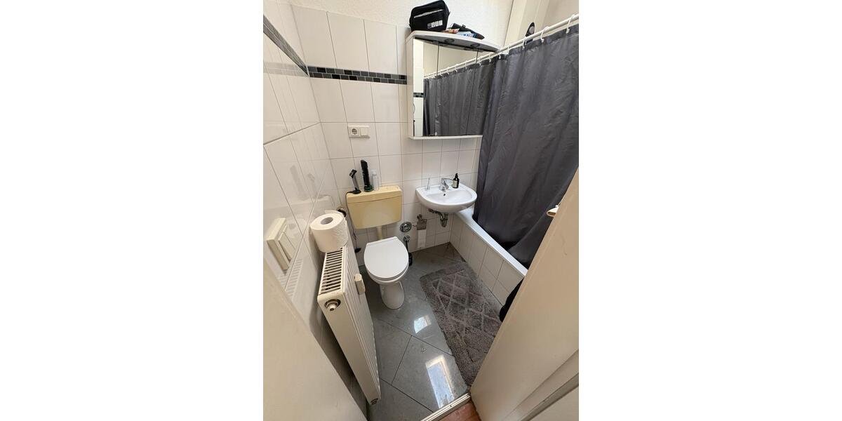 Dachgeschoßwohnung Köln - 2 Zimmer, 37 m&sup2;, 900&euro; | Angebot:25718248