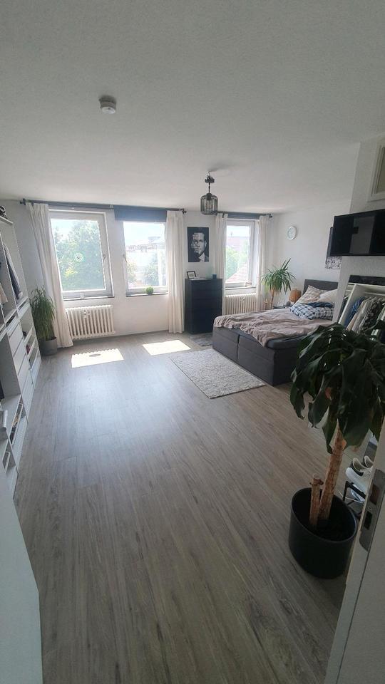 2er WG: Zimmer in 100m2 Wohnung frei ab 01.10.