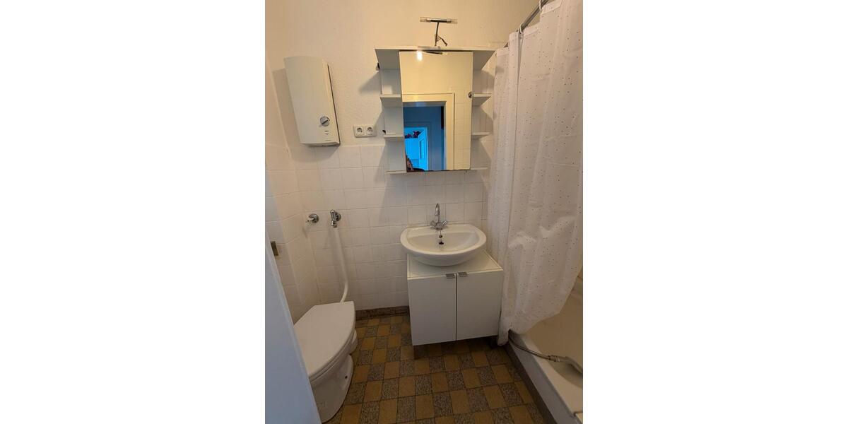 Etagenwohnung Essen Huttrop - 1 Zimmer, 38 m&sup2;, 420&euro; | Angebot:26626194