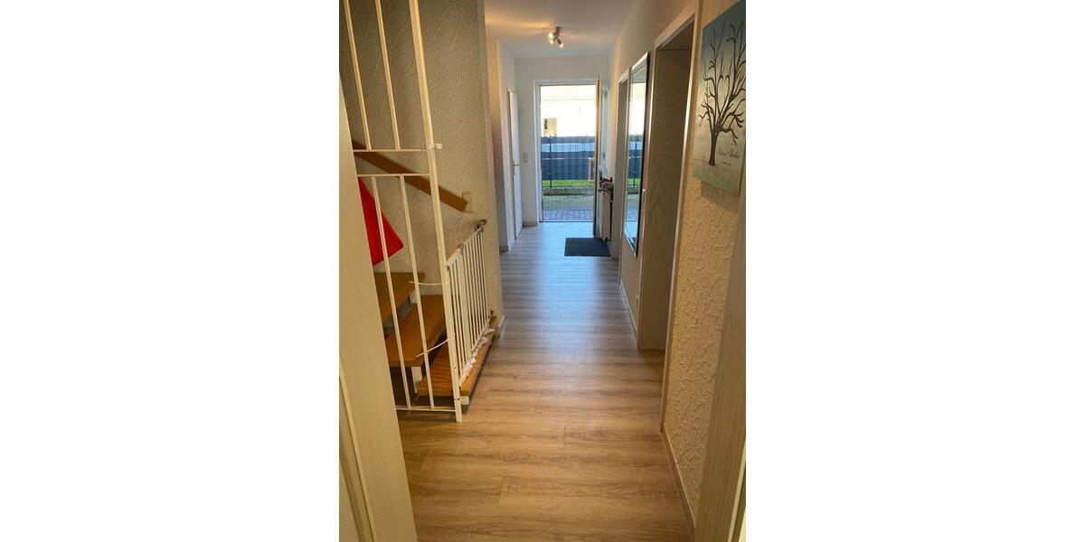 Doppelhaushälfte Hille - 5 Zimmer, 158 m&sup2;, 950&euro; | Angebot:25100923