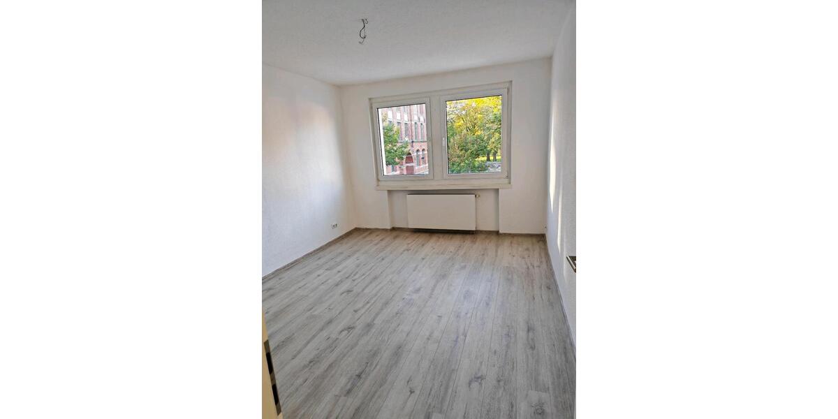 Hochparterre Dessau-Roßlau Dessau - 5 Zimmer, 84 m&sup2;, 630&euro; | Angebot:26545379