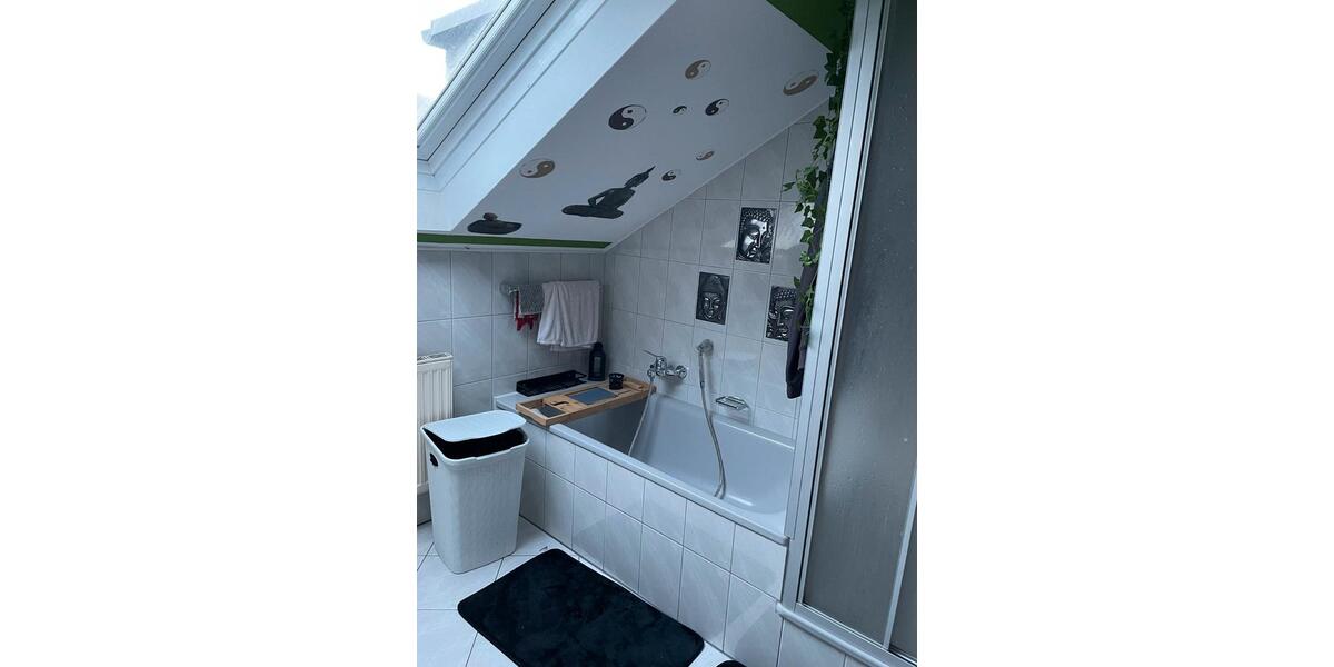 Dachgeschoßwohnung Morsbach - 3 Zimmer, 93 m&sup2;, 600&euro; | Angebot:26548385