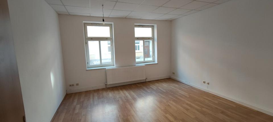 Erdgeschoßwohnung Neustadt in Sachsen - 3 Zimmer, 61 m&sup2;, 374&euro; | Angebot:19870624