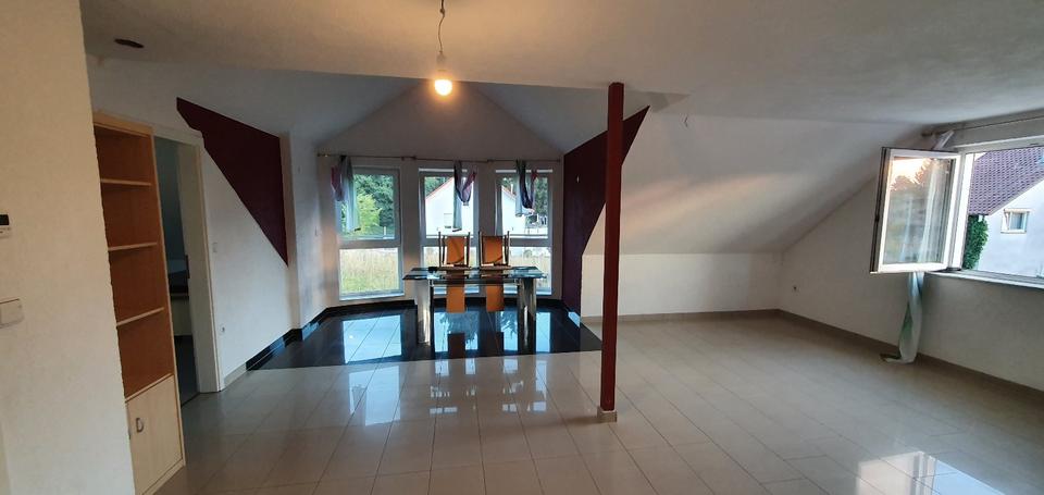 Dachgeschoßwohnung Spaichingen - 2.5 Zimmer, 74 m&sup2;, 814&euro; | Angebot:26089154