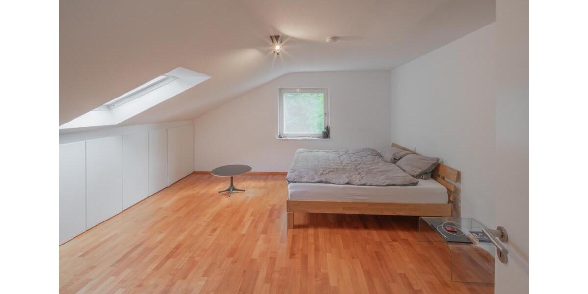 Außergewöhnliche Wohnung an bester Lage 6 zimmer