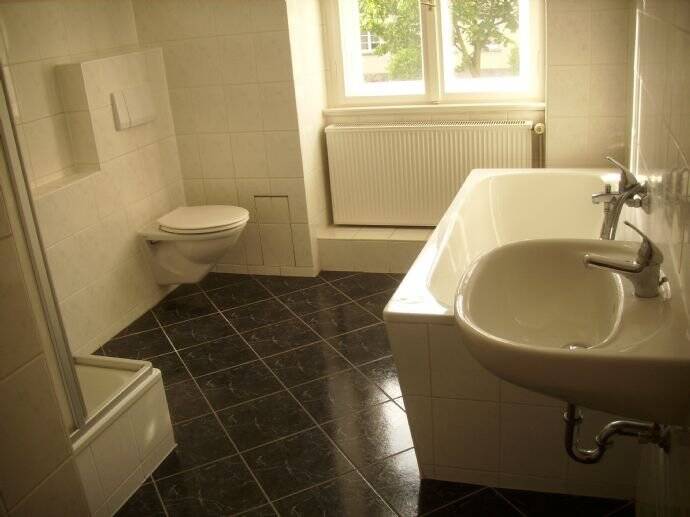 Etagenwohnung Görlitz Innenstadt - 3 Zimmer, 65 m&sup2;, 321&euro; | Angebot:26723957
