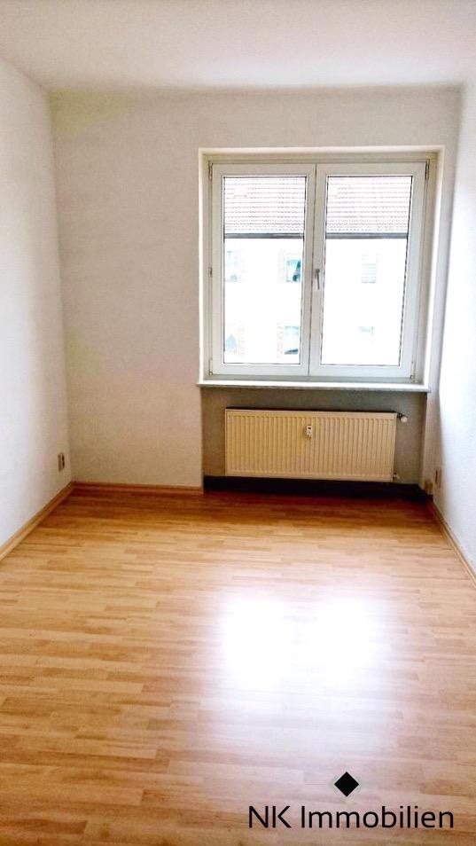 ++ gemütliche 2-Raum EG-Wohnung mit Balkon - frisch renoviert, Tageslichtbad mit Dusche ++