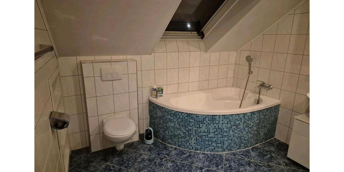 Dachgeschoßwohnung Lotte - 3 Zimmer, 70 m&sup2;, 800&euro; | Angebot:26034973