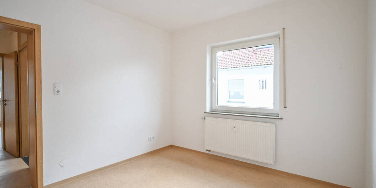 Etagenwohnung Schaafheim Mosbach - 4 Zimmer, 111 m&sup2;, 900&euro; | Angebot:26128578