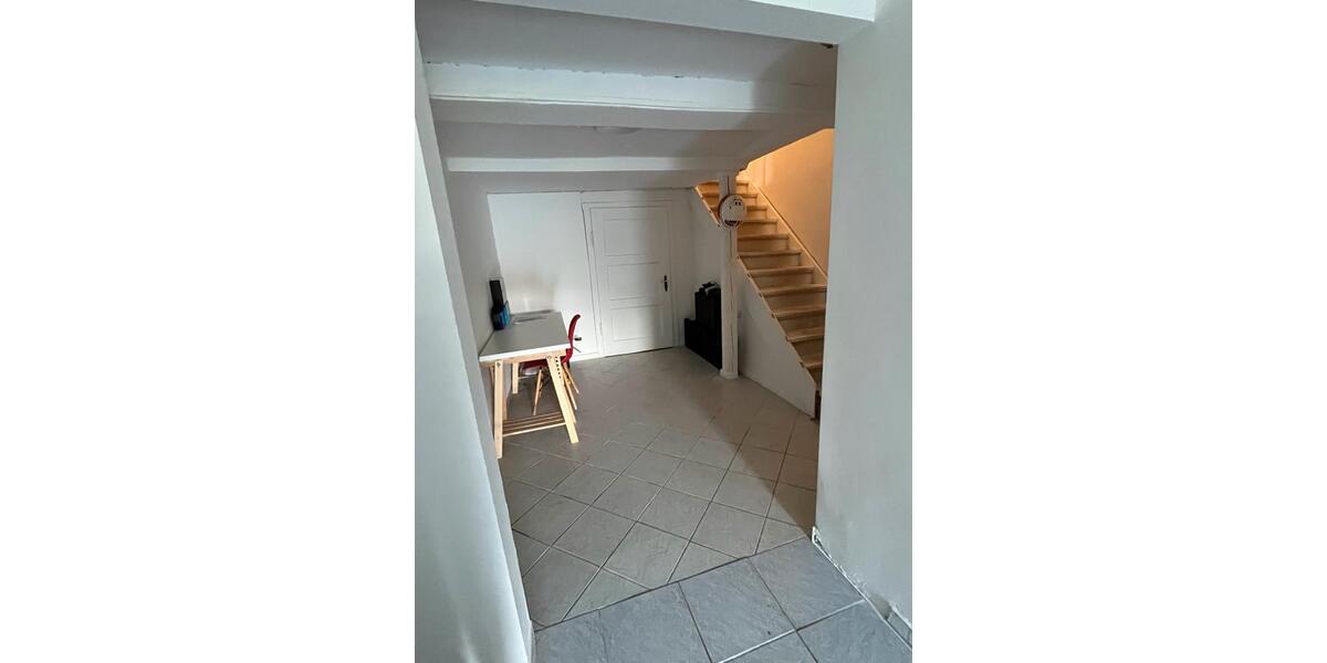 Etagenwohnung Dassel - 3 Zimmer, 110 m&sup2;, 600&euro; | Angebot:25427701