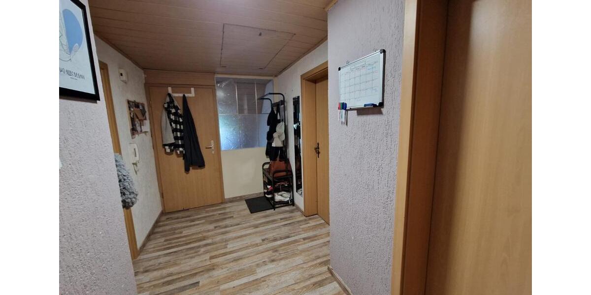 Dachgeschoßwohnung Leun - 3 Zimmer, 75 m&sup2;, 680&euro; | Angebot:25253596