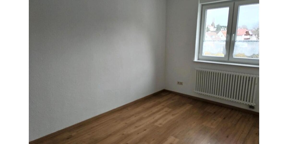Etagenwohnung Kassel Bettenhausen - 5 Zimmer, 130 m&sup2;, 1.300&euro; | Angebot:25983152