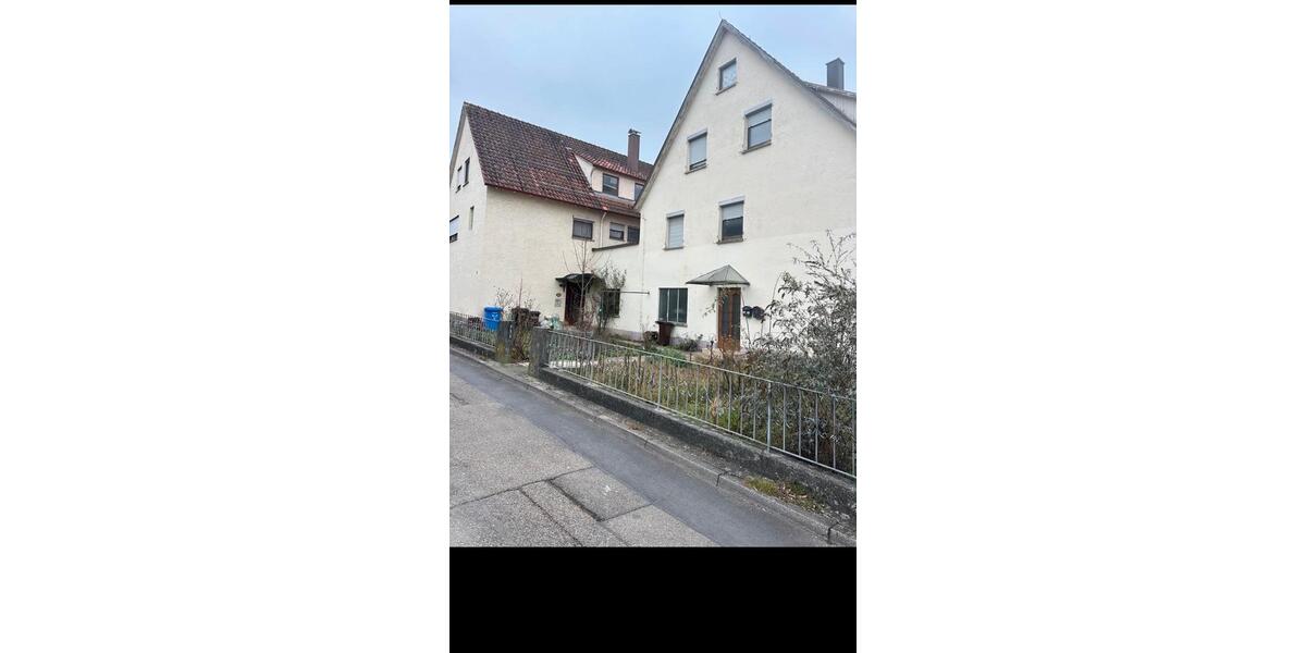 Dachgeschoßwohnung Heubach - 5 Zimmer, 100 m&sup2;, 1.230&euro; | Angebot:24688271