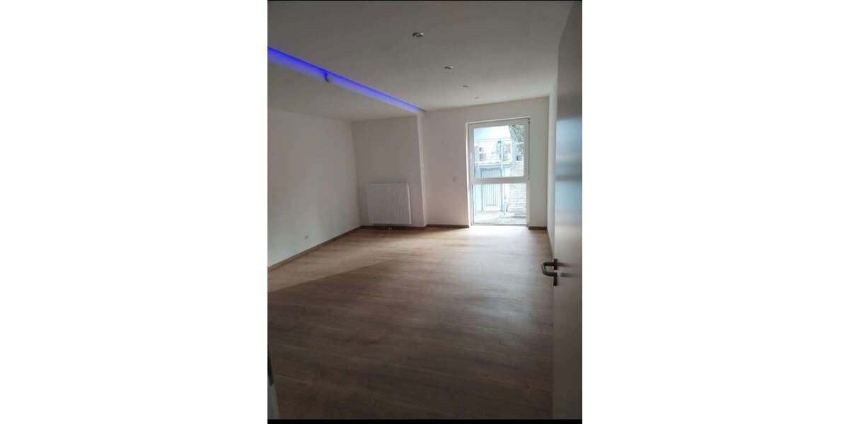 Etagenwohnung Kaiserslautern Bahnheim - 3 Zimmer, 220 m&sup2;, 2.250&euro; | Angebot:25332418
