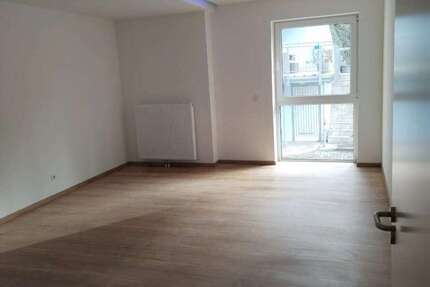 Wohnung Kaiserslautern Bahnheim - 3 Zimmer, 220 m&sup2;, 2.250&euro; | Angebot:25332418