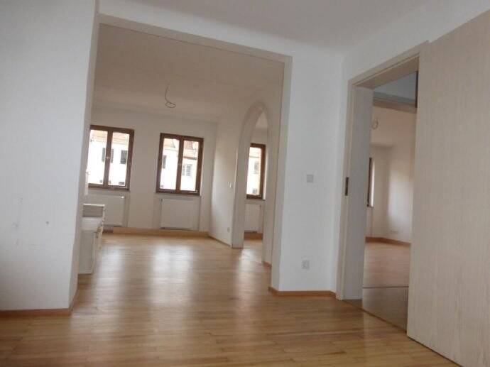 Etagenwohnung Nürnberg Lorenz - 3 Zimmer, 127 m&sup2;, 850&euro; | Angebot:25695941