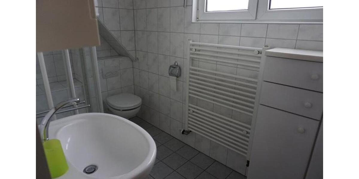 Dachgeschoßwohnung Wiehl - 3 Zimmer, 85 m&sup2;, 580&euro; | Angebot:26444036