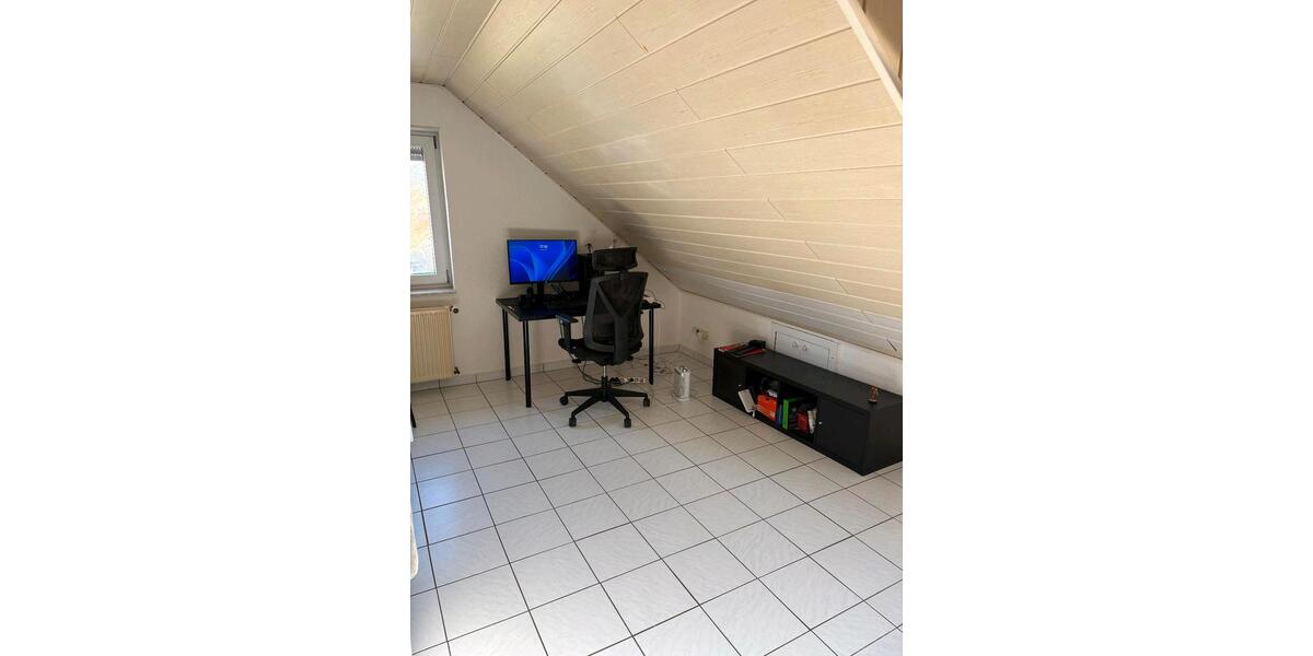 Dachgeschoßwohnung Reinheim - 2 Zimmer, 60 m&sup2;, 700&euro; | Angebot:26023564