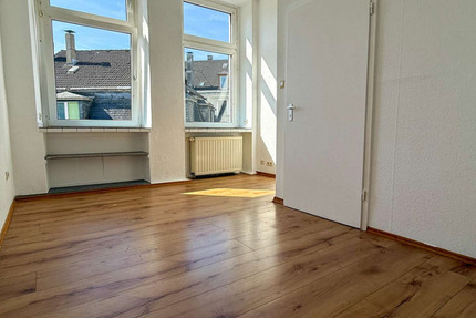 Renovierte Frauen - WG · All-Inclusive Miete · Top-Lage ab 01.11. zimmer