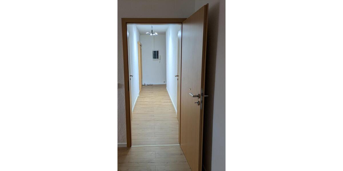 Dachgeschoßwohnung Groitzsch - 3 Zimmer, 60 m&sup2;, 390&euro; | Angebot:25935597
