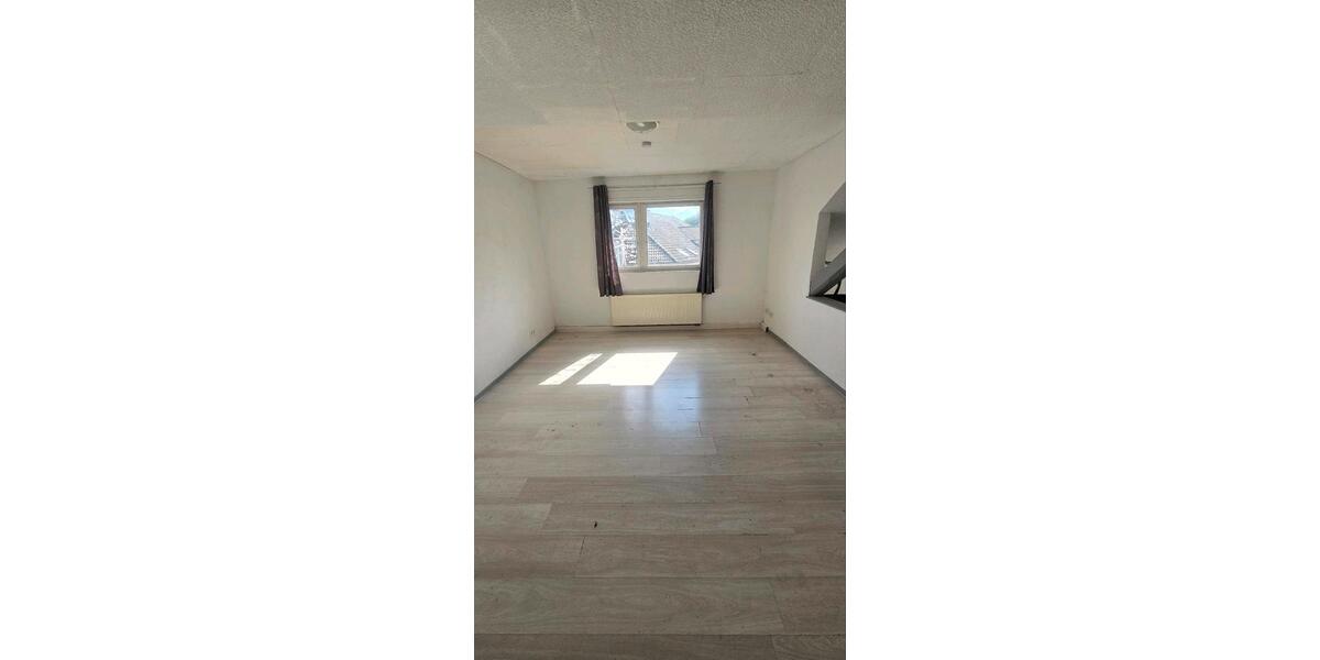Dachgeschoßwohnung Püttlingen - 3 Zimmer, 75 m&sup2;, 450&euro; | Angebot:26522015