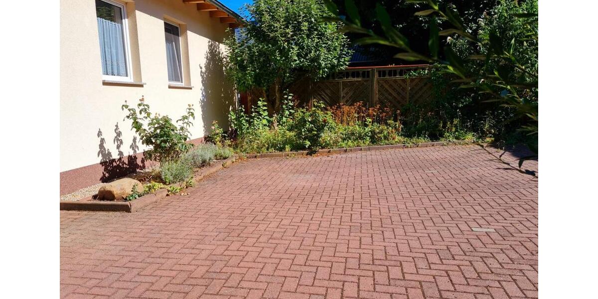 Wohnen auf Zeit Sandersdorf-Brehna Roitzsch - 3 Zimmer, 82 m&sup2;, 25&euro; | Angebot:25590391