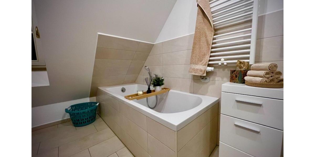 Dachgeschoßwohnung Meißen - 3 Zimmer, 84 m&sup2;, 735&euro; | Angebot:24816092