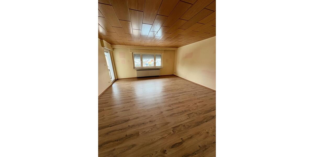 Etagenwohnung Dellfeld - 3 Zimmer, 92 m&sup2;, 600&euro; | Angebot:24441827