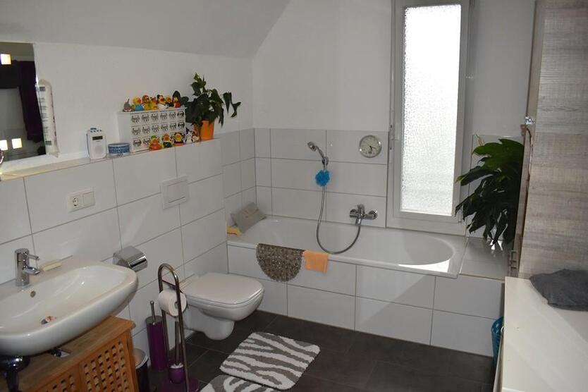 Traumhafte 4-Zimmer-DG-Maisonettewohnung mit Dachterrasse in Forchheim zimmer