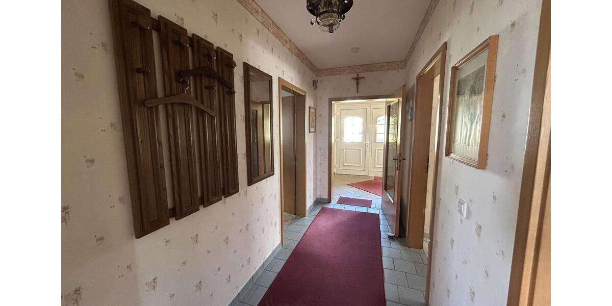 Einfamilienhaus Arnsberg - 7 Zimmer, 200 m&sup2;, 1.500&euro; | Angebot:25125028